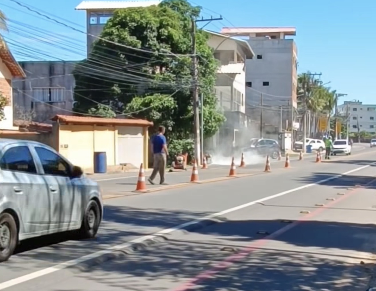 Anchieta - A pedido da prefeitura radar começa a ser instalado próximo ao BH supermercado