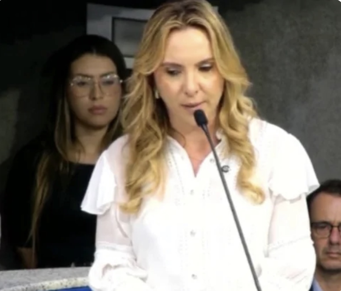 Cris Samorini  promete decisões firmes no comando de Vitória