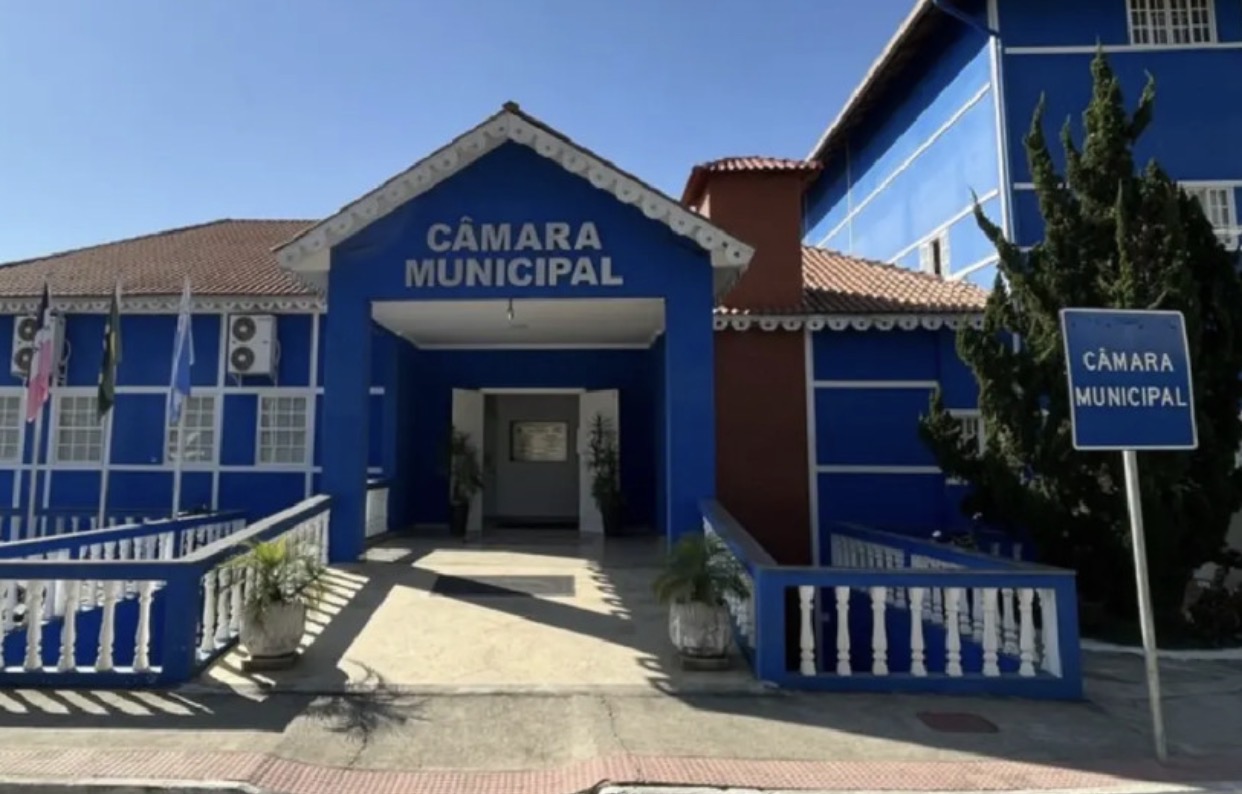 Câmara abre concurso público com salários de até R$ 8,3 mil